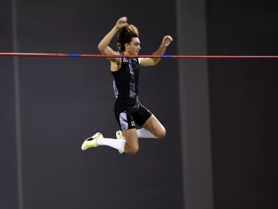 dpatop - 15 February 2020, Scotland, Glasgow: Sweden''s Armand Duplantis competes during the men's pole vault at the Muller Indoor Grand Prix at Emirates Arena. Photo: Ian Rutherford/PA Wire/dpa