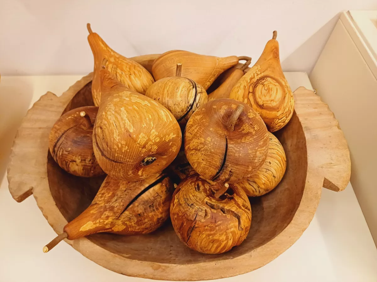 Dekorativne lesene hru&scaron;ke in jabolka Foto: Tina Jereb