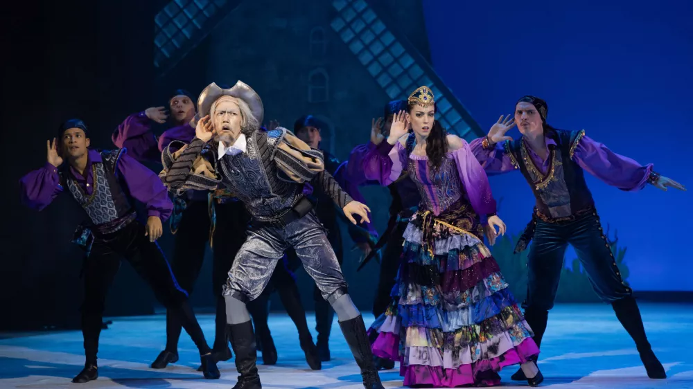 Balet Don Kihot v postavitvi koreografa Denisa Matvienka na odru SNG Opera in balet Ljubljana Foto: Darja &Scaron;travs Tisu