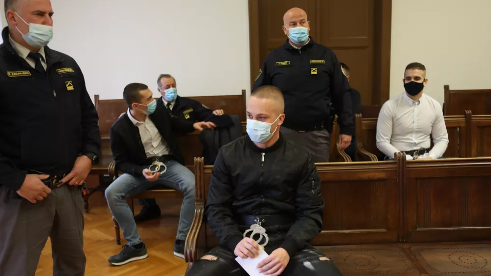 Zaradi za&scaron;čite mladoletnih o&scaron;kodovank je bilo sojenje zaprto za javnost. Foto: Tomaž Skale&nbsp;