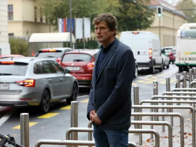 Matej Ogrin: Najdražji način premikanja je avto in najdražja oblika cestne infrastrukture je seveda avtocesta. Foto:&nbsp;Tomaž Skale