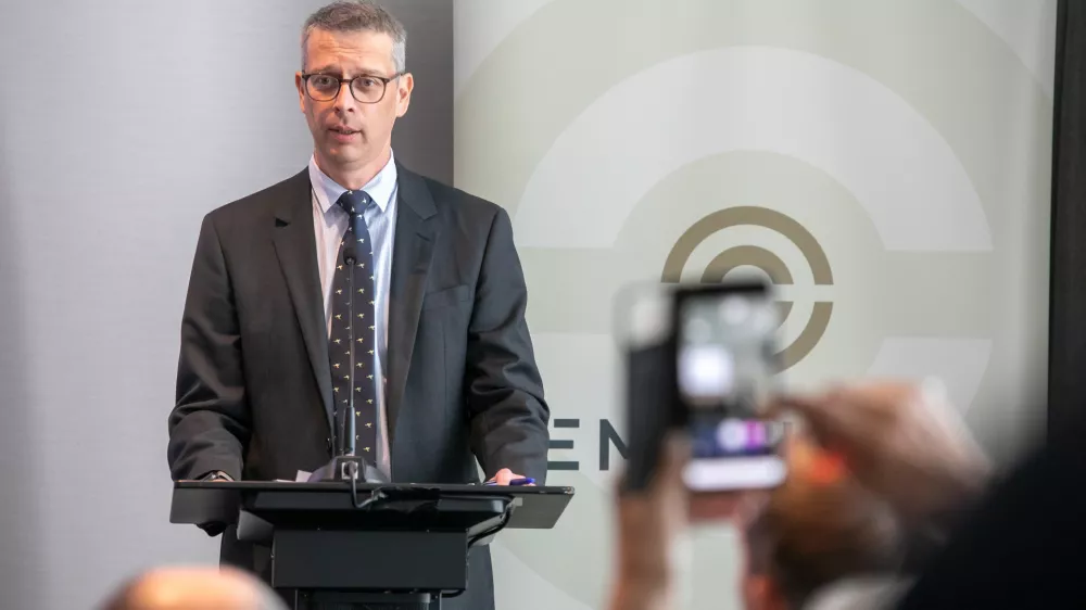 P&aacute;l Forg&aacute;cs, direktor Mendote Invest Foto: Miha Fras