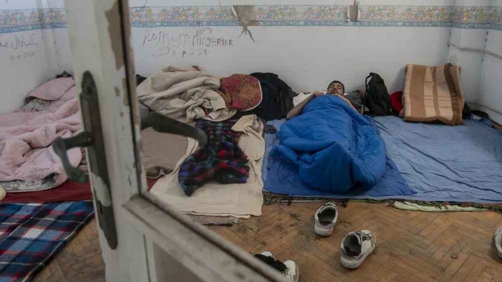 1.11.2024 - Trst - migranti - zapu&scaron;čena pristani&scaron;ka skladi&scaron;ča - pristani&scaron;če - začasna namestitev na migrantski poti - migracijeFOTO: LUKA CJUHA