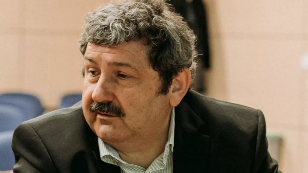 Ale&scaron; &Scaron;trancar, Bia Separations