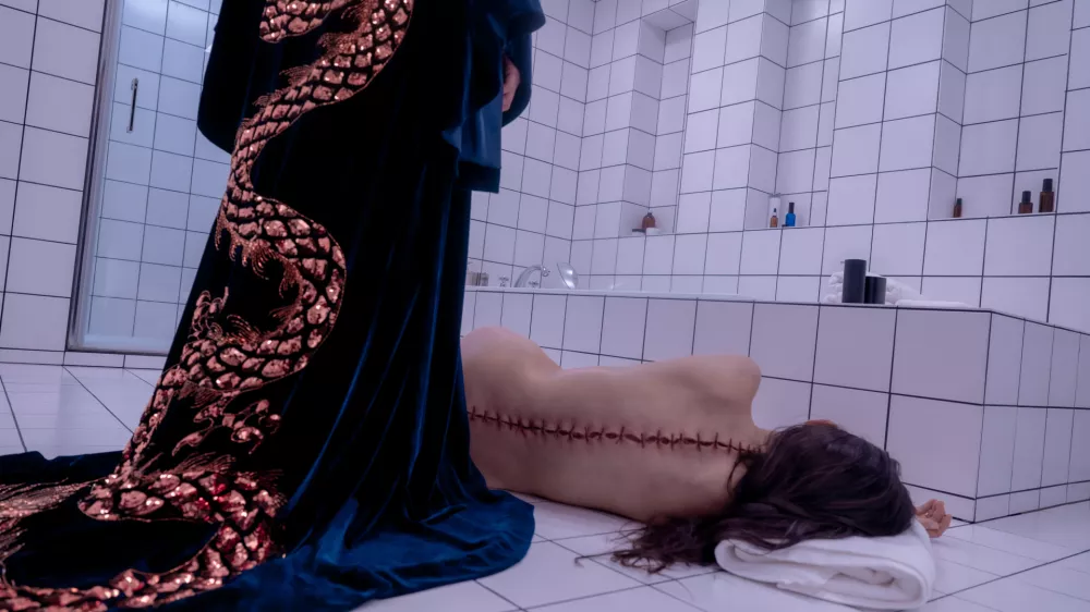 SubstancaRežija: Coralie Fargeat