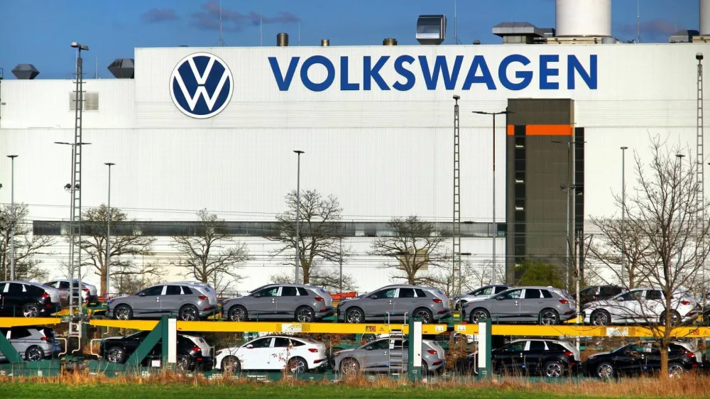 Mosel, Germany - March 25, 2024: Volkswagen Zwickau-Mosel Plant, an automobile factory of Volkswagen Sachsen in Zwickau district of Mosel, Germany. Since 2019 it produces electrical vehicles. / Foto: Aquatarkus