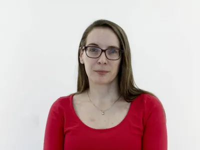 Vanja Brkić- Redakcija Dnevnik 2024 - portreti za komentarje in kolumne - kolumnisti - komentatorji &ndash; novinarji - portret //FOTO: Luka Cjuha