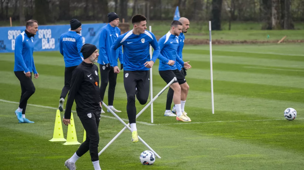 Benjamin &Scaron;e&scaron;ko12.11. 2024 Trening nogometne reprezentance Slovenije na pripravah za tekmi z Norve&scaron;ko in Avstrijo.FOTO: Nik Erik Neubauer