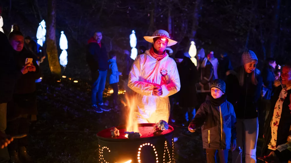 15.11.2024 Festival noči in ognjenih ambientov Ana Plamenita 2024, otro&scaron;ko igri&scaron;če Pod skakalnico ob Vodnikovi cesti v Ljubljani.FOTO: Nik Erik Neubauer
