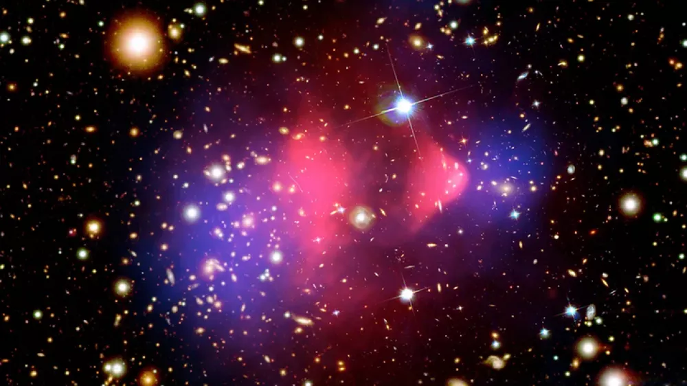 Ko trčita dve kopici galaksij&nbsp;... / Foto: Nasa