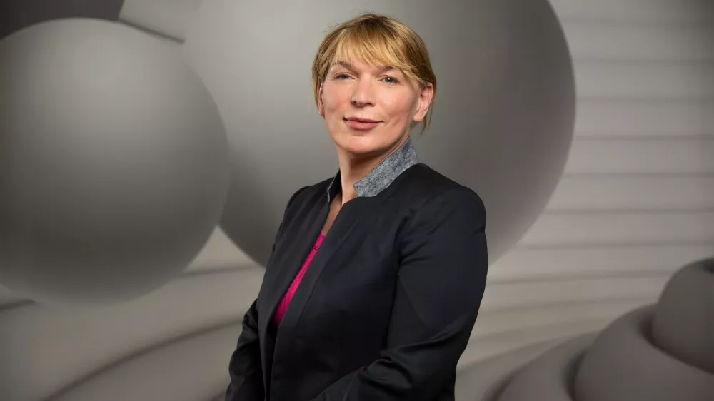 Dr. Da&scaron;a Grajfoner, vodja Centra za poslovni coaching na DOBA Fakulteti, visoko&scaron;olska učiteljica in strokovna vodja znanstvene konference Psihologija v poslovnem svetu