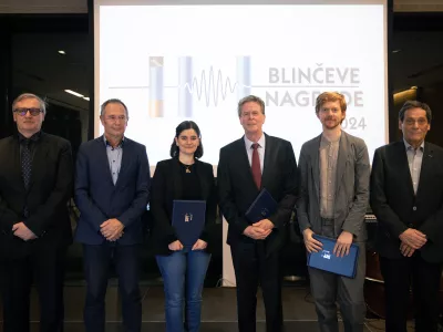 Utrinek z leto&scaron;nje podelitve Blinčevih nagrad. / Foto: Ijs