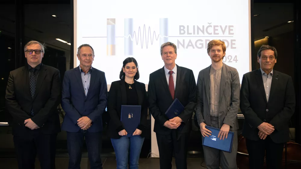 Utrinek z leto&scaron;nje podelitve Blinčevih nagrad. / Foto: Ijs