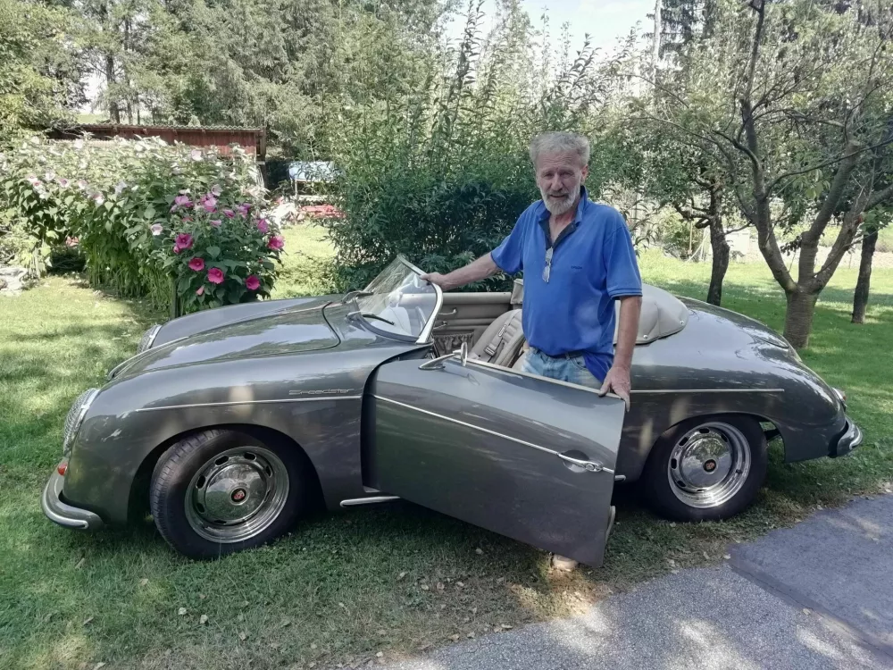 Franci &Scaron;krjanec se veliko ukvarja tudi z restavriranjem vozil, med katerimi so tudi zanimivi Porscheji. / Foto: Osebni Arhiv Francija &Scaron;krjanca