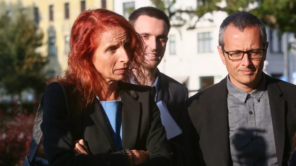 zakonca Iza in Samo Login - 11.09.2019 &ndash; sojenje - tožba zakoncev Ize in Sama Logina proti Reporter media zaradi protipravnega posega v osebnostne pravice in zasebnost //FOTO: Luka Cjuha.