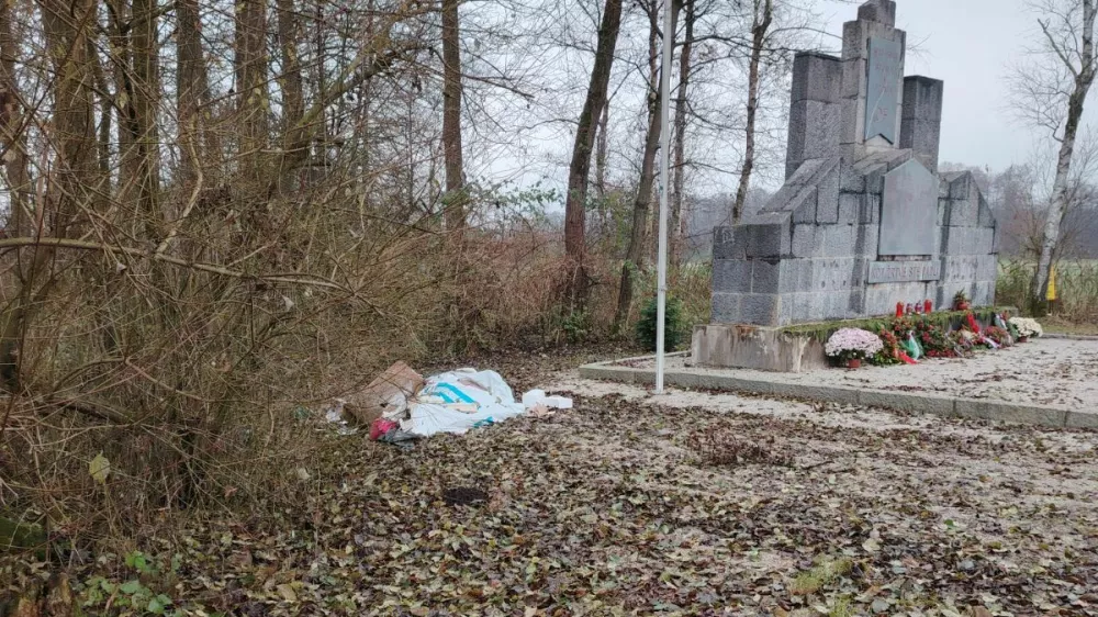 Kozlerjeva go&scaron;ča spomenik NOB, smeti