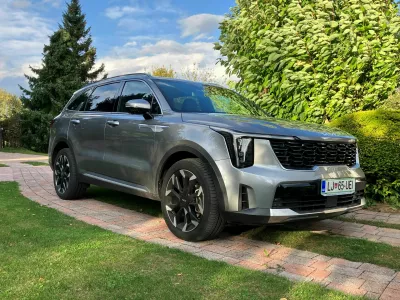 Veliki &scaron;portni terenec sorento razvaja z zmogljivostmi, udobjem, prostornostjo in bogato serijsko opremo. Foto: Matej &Scaron;takul