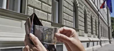 - ilustrativna fotografija - vlada, denarnica, evro, varčevanje, stavbaFOTO: JAKA GASAR / NEDELJSKI