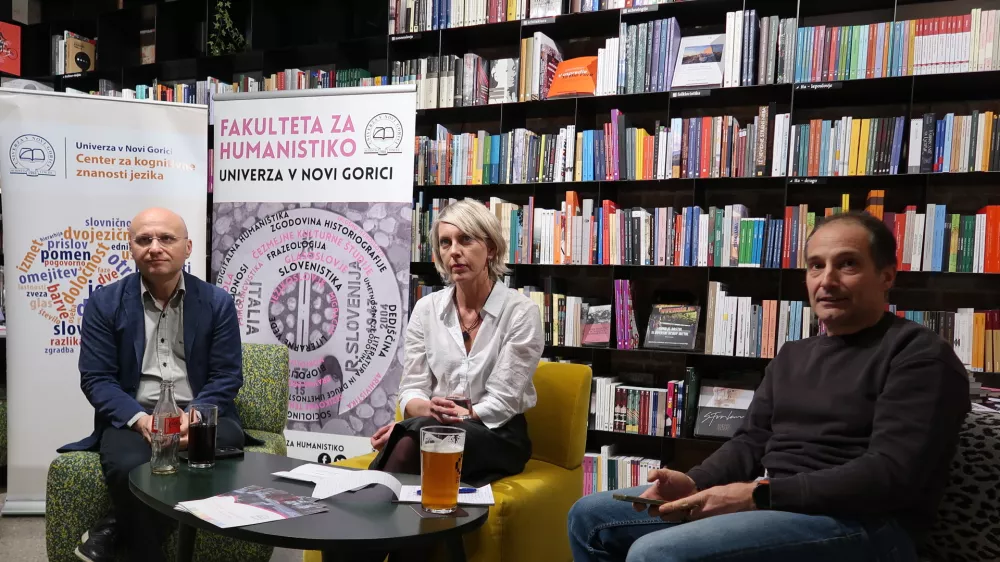 jezikoslovca &Scaron;pela Vintar in Kozma Ahačič, Franc Lanko Maru&scaron;ič. / Foto: Nata&scaron;a Bucik Ozebek