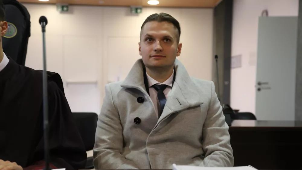 obtoženi Blaž Kadivec28.12.2022 - sojenje primer Kava&scaron;ki klan - nadaljevanje predobravnavnih narokov domnevnim članom slovenskega dela Kava&scaron;kega klana, ta izvira iz Črne gore &ndash; tožilstvo očita, da naj bi vsaj od decembra 2018 do maja 2021 na območju več držav v okviru hierarhično organizirane kriminalne združbe na veliko trgovali z drogo. Foto: Tomaž Skale