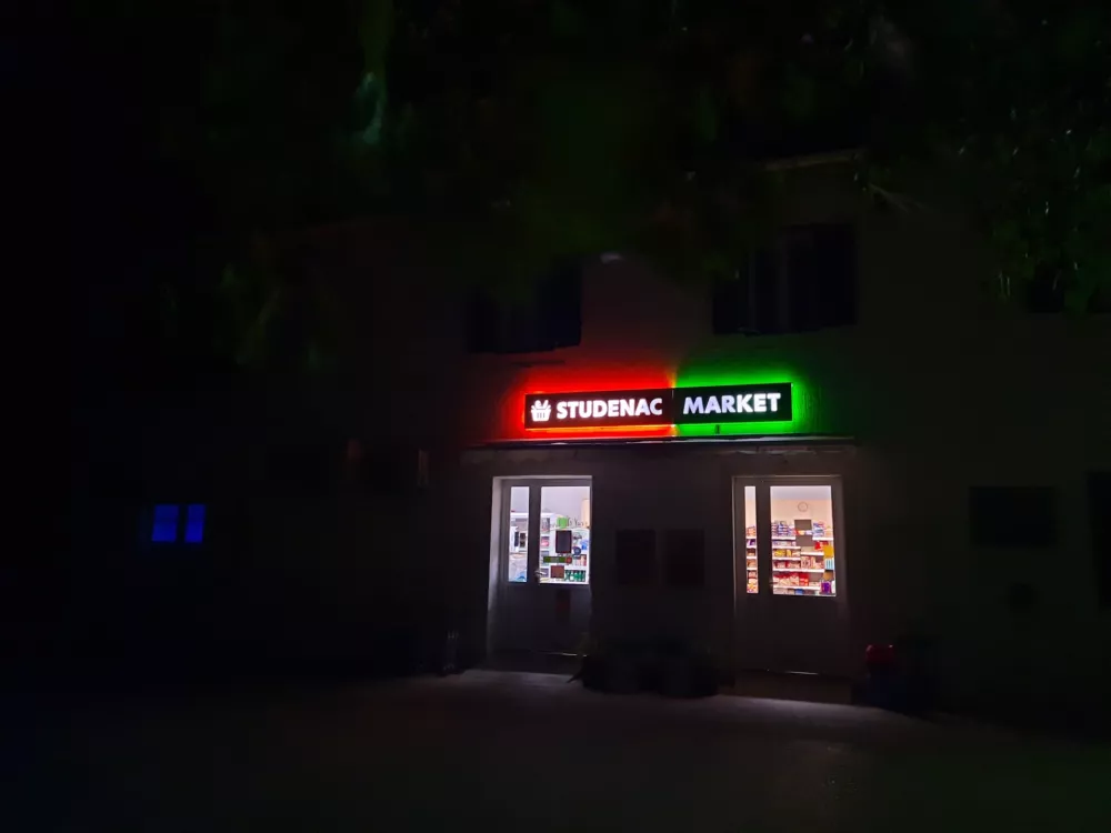 &Scaron;tevilo prodajaln načrtujejo v Studencu s prevzemi in odpiranjem novih do leta 2028 povečati z obstoječih 1400 na približno 3400, pri čemer jih nameravajo pridobivati tudi v Sloveniji. Foto: Luka Cjuha