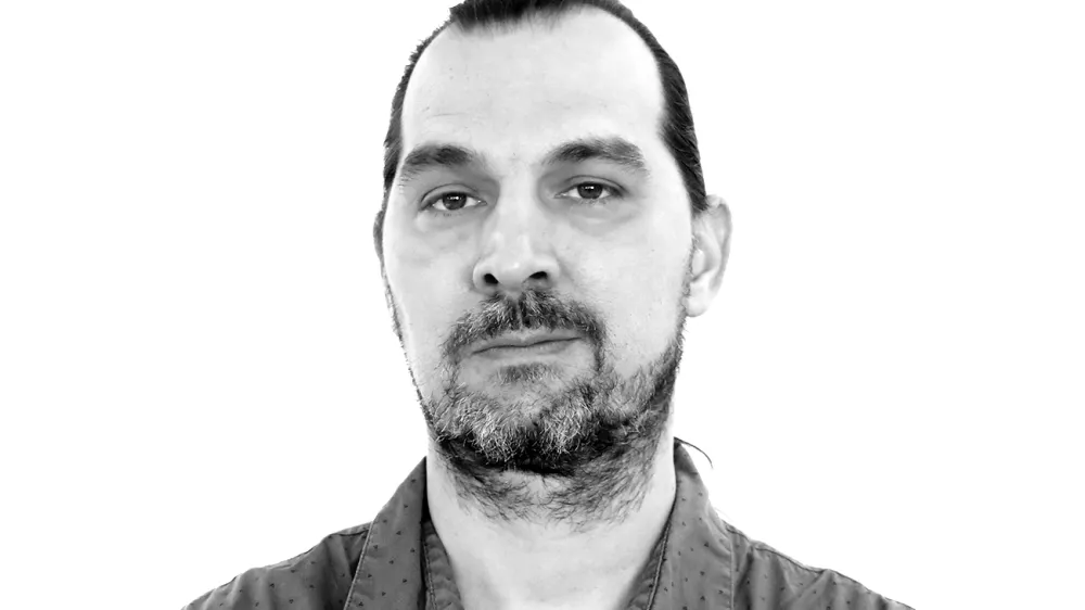 Gregor Butala- Redakcija Dnevnik 2024 - portreti za komentarje in kolumne - kolumnisti - komentatorji &ndash; novinarji - portret //FOTO: Luka Cjuha