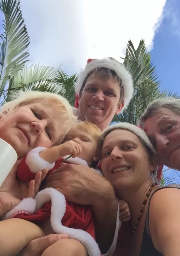 Eno najlep&scaron;ih praznovanje na Boyne Islandu pred nekaj leti, ko je Petro Robinson obiskala družina iz Slovenije. / Foto: osebni arhiv