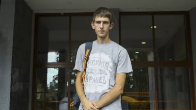 Peter Andol&scaron;ek iz Ribnice je od oktobra lani &scaron;tudent ljubljanske fakultete za matematiko in fiziko, na mednarodni astronomski olimpijadi pa je prej&scaron;nje leto ponovno pometel s konkurenco.