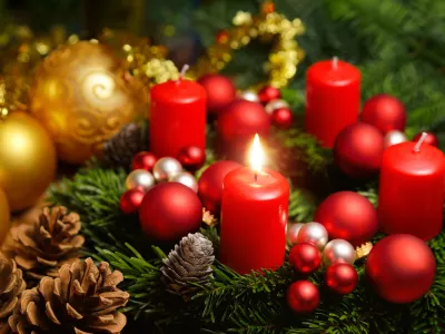 Advent wreath with one burning candle