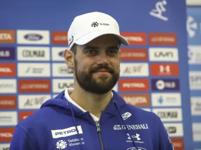 Bo&scaron;tjan Kline:&nbsp;&raquo;Imamo strokovnjake, ki so nadarjene alpske smučarje sposobni pravilno usmerjati. Imamo pa tudi tak&scaron;ne, ki ves čas i&scaron;čejo izgovore in se primerjajo z najrazvitej&scaron;imi državami.&laquo;