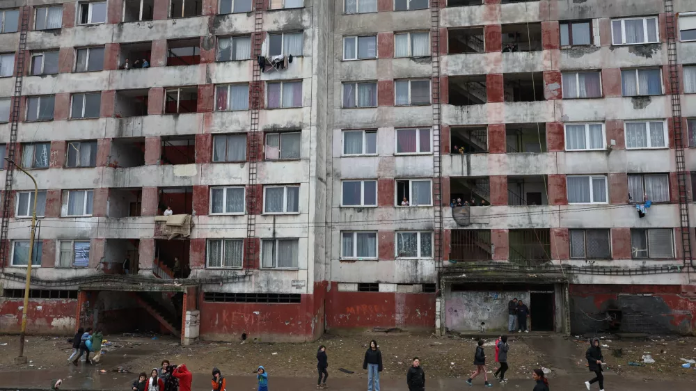 - februar 2024 - Lunik IX, romsko naselje, kjer živijo najsiroma&scaron;nej&scaron;i ljudje. Ko&scaron;ice, Slova&scaron;ka- romi, cigani, rev&scaron;čina, siroma&scaron;tvo, geto //FOTO: Jaka GasarOPOMBA: ZA OBJEKTIV - REPORTAŽA