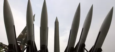 A mock scud missile (C) and South Korean missiles are displayed at the War Memorial of Korea in Seoul July 4, 2009. North Korea fired five ballistic missiles on Saturday, South Korea's defence ministry said, in an act of defiance towards the United States that further stoked regional tensions already high due to its nuclear test in May. REUTERS/Lee Jae-Won (SOUTH KOREA MILITARY POLITICS) - RTR25AZU