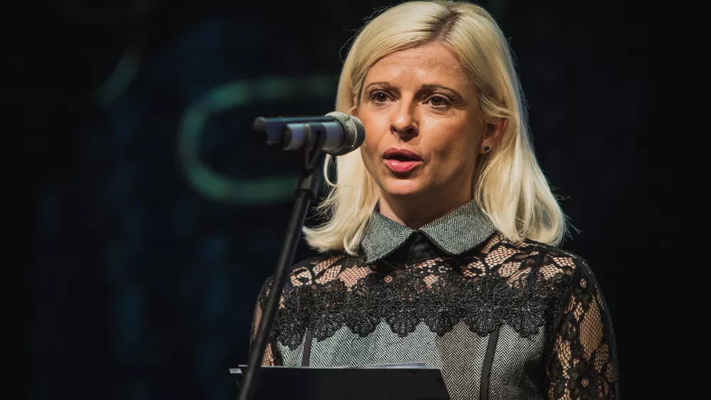 ministrica za delo, družino, socialne zadeve in enake možnosti mag. Ksenija Klampfer