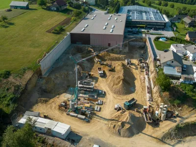 V zadnjih letih približno polovico prihodkov predstavljajo gradbeno-obrtni&scaron;ki projekti, ki jih izvedejo v celoti. / Foto: Alva