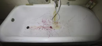 - simbolična fotografija – nasilje nad ženskami- 24.10.2023 - Hiša strahov - ozaveščanje o nasilju nad ženskami, Rimska ulica 3 v Ljubljani //FOTO: Luka Cjuha