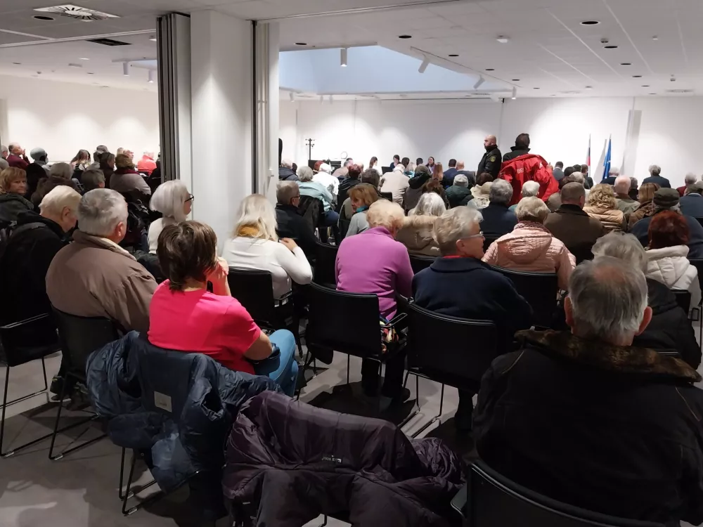 Čeprav so javne, ustne obravnave v postopkih izdaje gradbenih dovoljenj običajno ne sprožijo tolik&scaron;nega zanimanja javnosti, kot ga je pritegnil postopek za gradbeno dovoljenje za kanal C0.&nbsp;Foto: Vanja Brkić