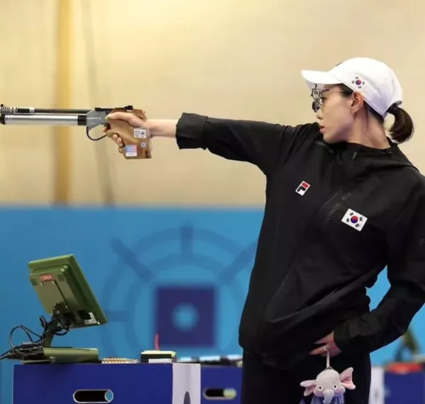 Kim Ye-ji, 32-letna dobitnica srebrne olimpijske medalje, je s svojim stilom streljanja navdu&scaron;ila svet. F Instagram/kimyeji.official