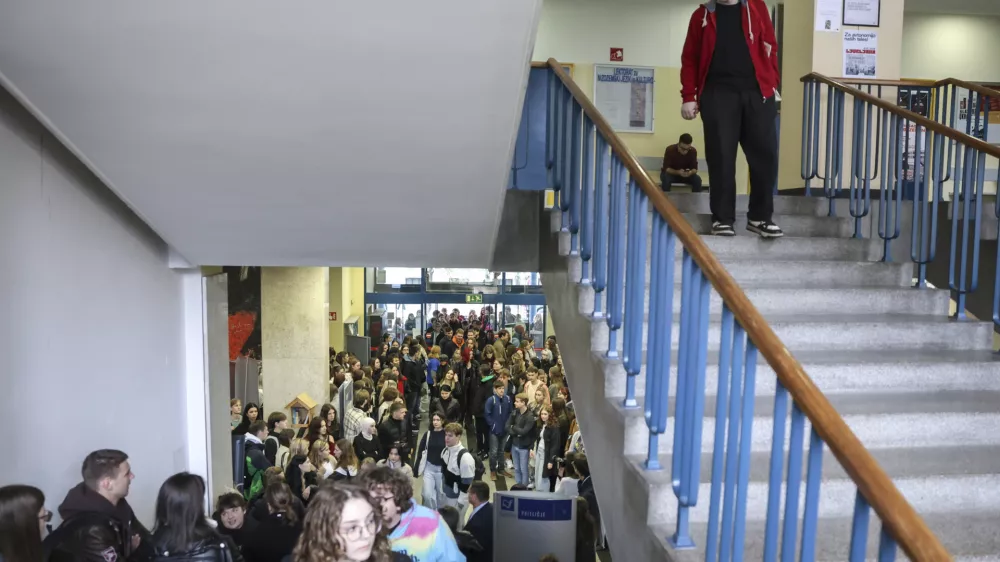 Državna &scaron;tipendija je dopolnilni prejemek za tiste, ki prihajajo iz socialno &scaron;ibkih družin. Foto: Jaka Gasar