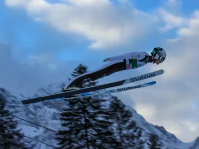 Lovro Kos je na treningih v Planici hitro na&scaron;el prave občutke. 