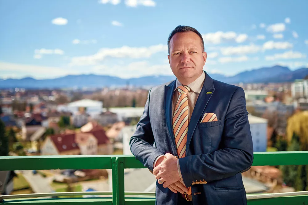 Matjaž Berčon, direktor Komunale Kranj:&nbsp;&raquo;Zaradi povečane količine odpadkov in nara&scaron;čajočih stro&scaron;kov logistike ravnanja z njimi bomo začeli zbiranje biolo&scaron;kih odpadkov na tri tedne in pre&scaron;li na pav&scaron;alno plačevanje čez vse leto.&laquo; Foto: osebni arhiv