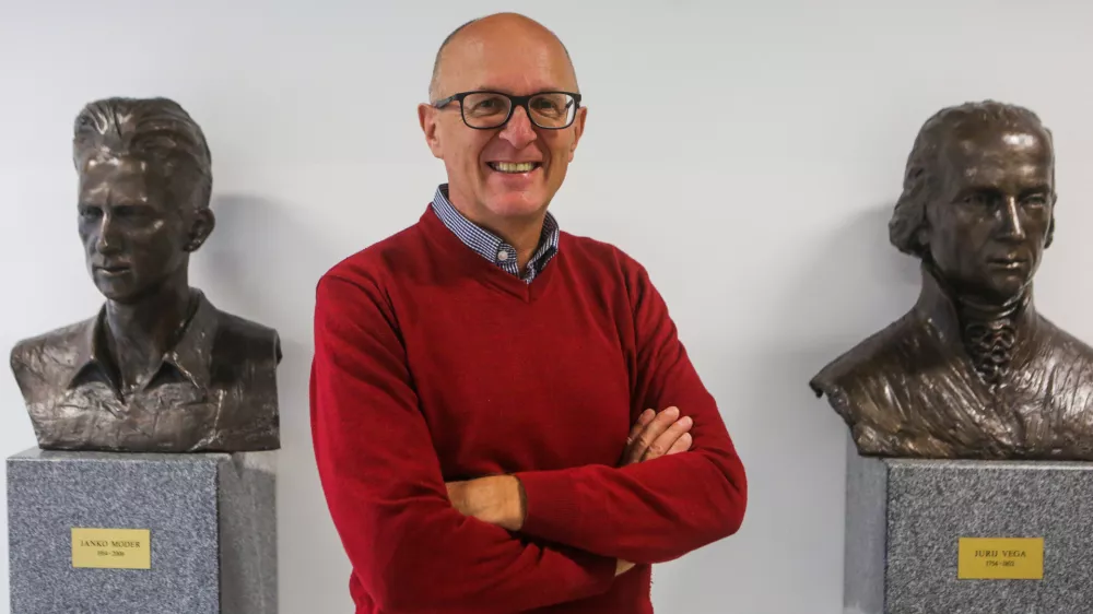 Gregor Pečan, ravnatelj O&Scaron; Janka Modra in predsednik Združenja ravnateljev Slovenije - 25.11.2019 - Osnovna &scaron;ola O&Scaron; Janka Modra, Dol pri Ljubljani //FOTO: Bojan Velikonja