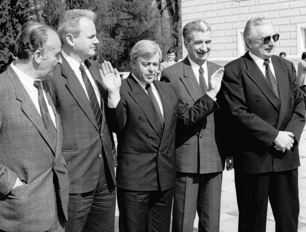 Eno zadnjih srečanj predsednikov republik Jugoslavije: Alija Izetbegovič, Slobodan Milo&scaron;evič, Milan Kučan, Kiro Gligorov, Franjo Tudjman.
