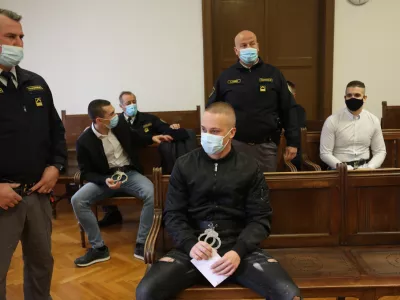 Sojenje petim obtoženim je zaradi za&scaron;čite o&scaron;kodovank potekalo za zaprtimi vrati. Foto: Tomaž Skale&nbsp;