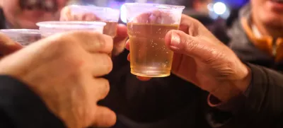 - Veseli December 2015 - gostinska ponudba -gostinci - kuhano vino - alkoholizem - //FOTO: Bojan Velikonja