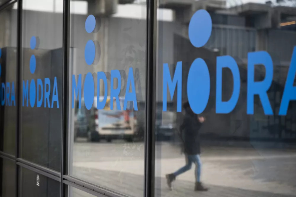 V javnem sektorju povprečna mesečna premija zna&scaron;a 40 evrov, v gospodarstvu 120 evrov, pravijo v Modri zavarovalnici, v katere skladih trenutno varčuje skoraj 310.000 posameznikov, rento pa izplačuje 52.000 zavarovancem. Foto: Nik Erik Neubauer