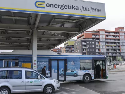 naselje Celov&scaron;ki dvori - Energetika Ljubljana- 12.03.2018 &ndash; LPP -Ljubljanski potni&scaron;ki center &ndash; garaža &ndash; mestni avtobusi zaradi hrupa motijo okoli&scaron;ko prebivalstvo //FOTO: Jaka Gasar