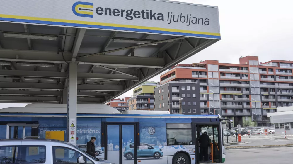naselje Celov&scaron;ki dvori - Energetika Ljubljana- 12.03.2018 &ndash; LPP -Ljubljanski potni&scaron;ki center &ndash; garaža &ndash; mestni avtobusi zaradi hrupa motijo okoli&scaron;ko prebivalstvo //FOTO: Jaka Gasar