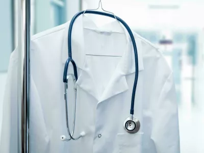 Poslanci so na izredni seji sprejeli predlog novele zakona o lekarni&scaron;ki dejavnosti, ki med drugim farmacevtskim delavcem v lekarnah onemogoča uveljavljanje ugovora vesti. Fotografija je simbolična. Foto: Alamy Stock&nbsp;