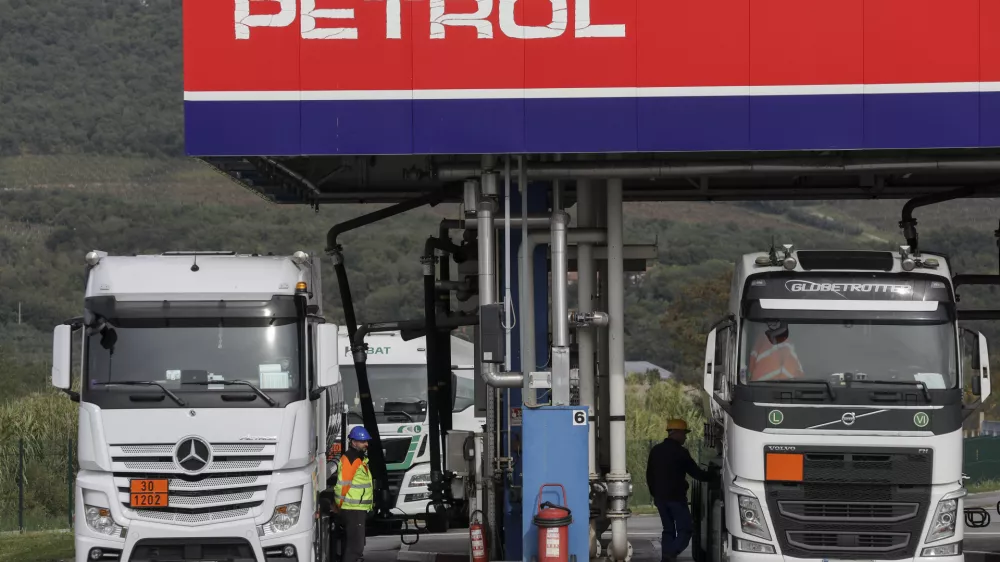 - 21.10.2022 - Petrolova logistika in in&scaron;talacija Sermin - skladi&scaron;čenje - nafta, gorivo //FOTO: Jaka Gasar