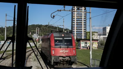- 20.04.2017 - Slovenske železnice (SŽ) - tovorni železni&scaron;ki promet - - infrastrukturni projekt Drugi tir - izgradnja drugega železni&scaron;kega tira med Divačo in Koprom v dolžini 27 kilometrov - //FOTO: Luka Cjuha..OPOMBA: DNEVNIKOV OBJEKTIV - REPORTAŽA 2017 -